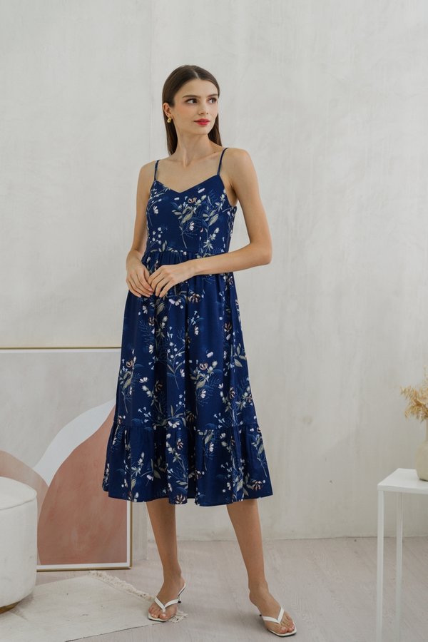 Aleena Floral Camisole Midi Dress In Navy (XS)