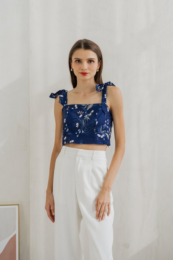 Aleena Self Tie Floral Crop Top In Navy