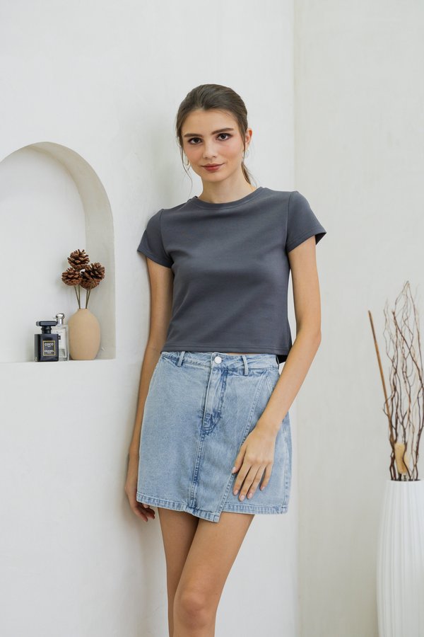 Braelynn Baby Tee In Gunmetal (XS)