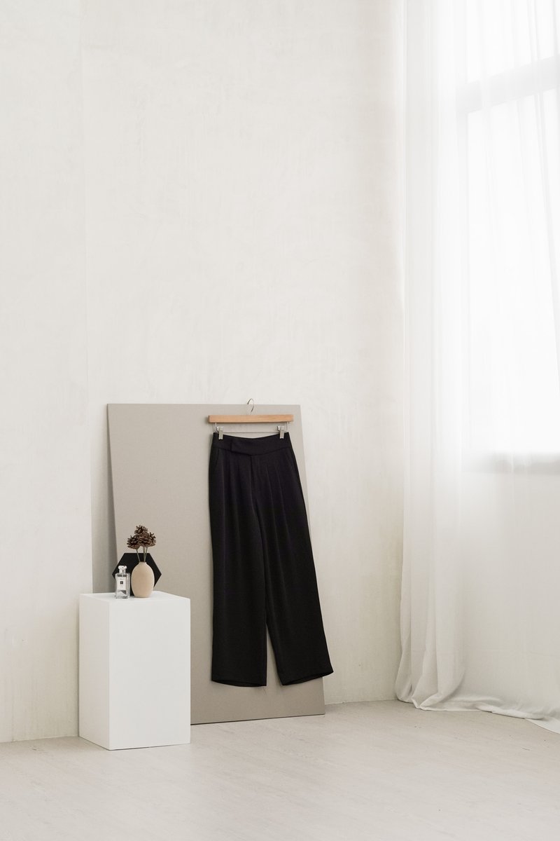 Goldie High Waisted Pants In Black (XS)