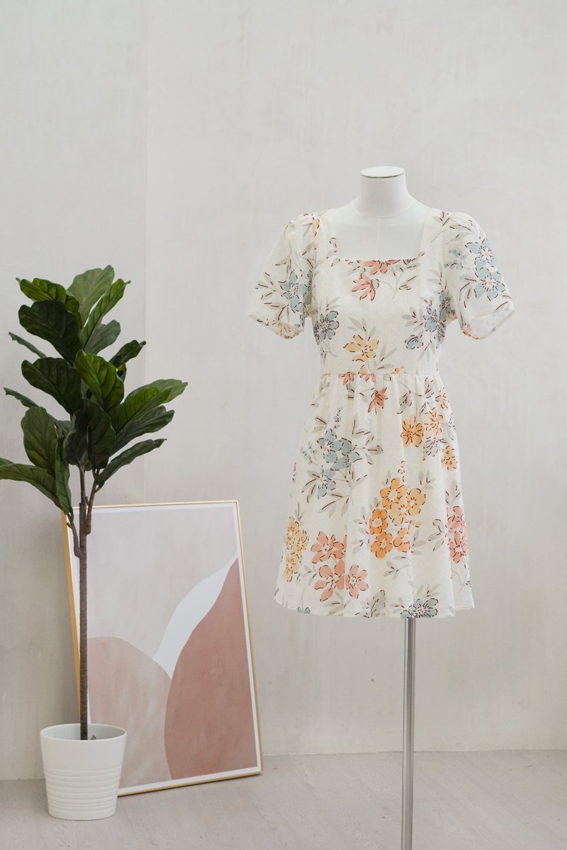Jovie Eyelet Floral Dress (XXL)