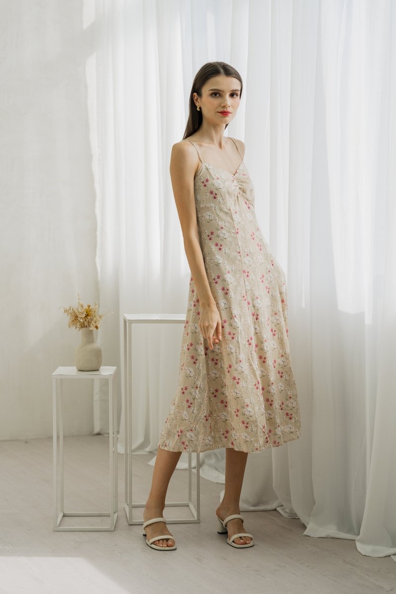 Sylvie Camisole Floral Midi Dress In Cream (XS)