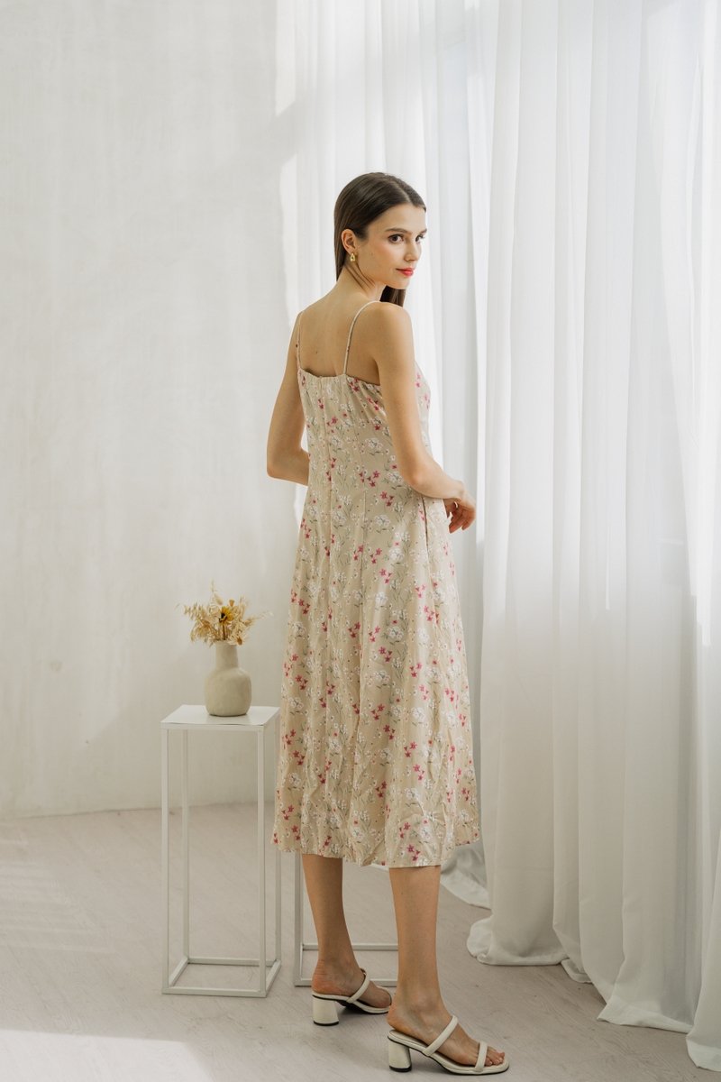 Sylvie Camisole Floral Midi Dress In Cream (XS)