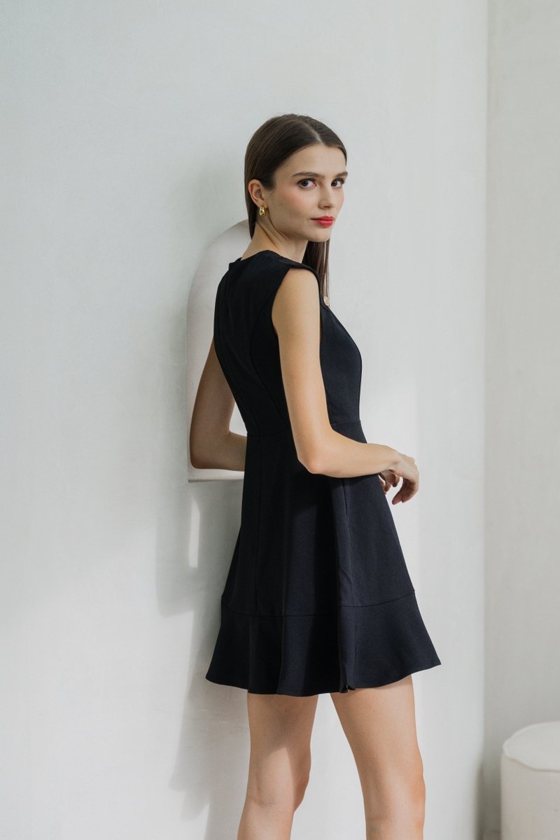 Jolene Gold Button Dropwaist Dress In Black (XS)
