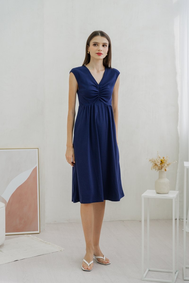 Davina Ruched Cotton Midi Dress In Navy (XS)