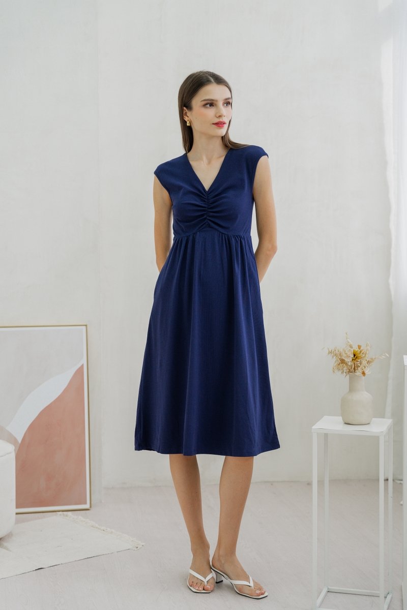 Davina Ruched Cotton Midi Dress In Navy (XS)