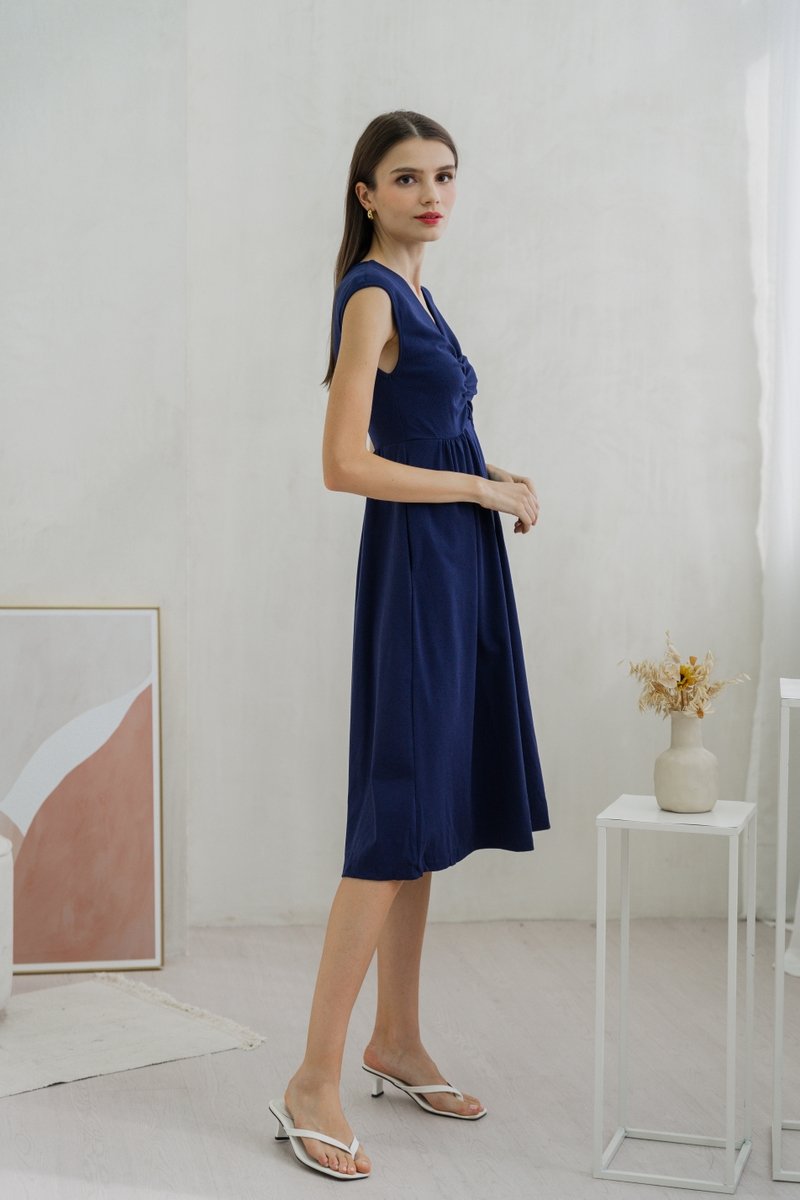 Davina Ruched Cotton Midi Dress In Navy (XS)