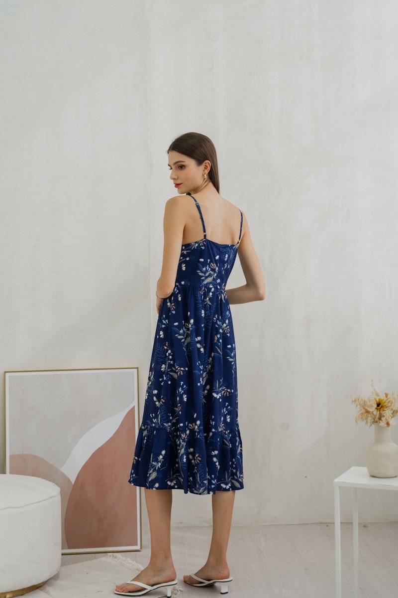 Aleena Floral Camisole Midi Dress In Navy (XS)