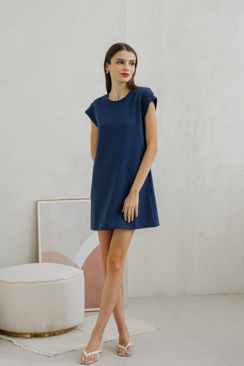 Braelynn Shift Dress In Navy (XS)