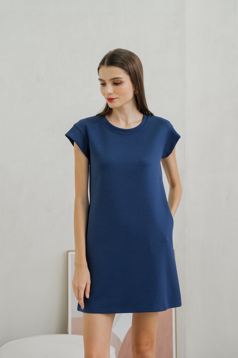Braelynn Shift Dress In Navy (XS)