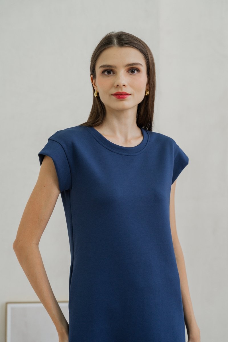 Braelynn Shift Dress In Navy (XS)