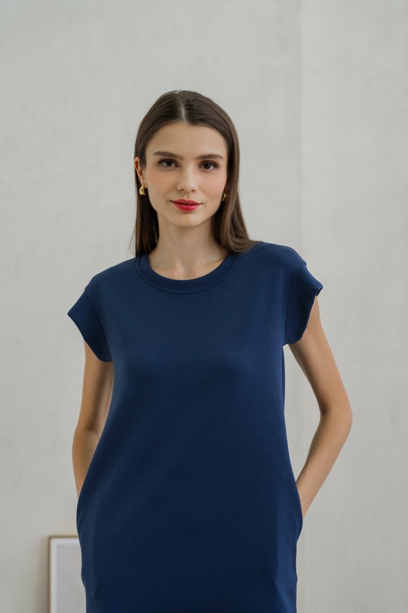 Braelynn Shift Dress In Navy (XS)