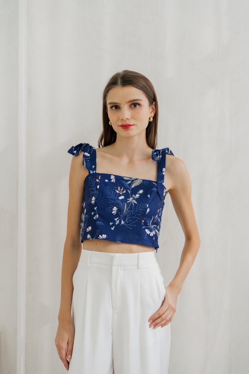 Aleena Self Tie Floral Crop Top In Navy