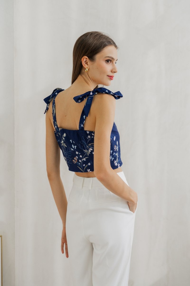 Aleena Self Tie Floral Crop Top In Navy