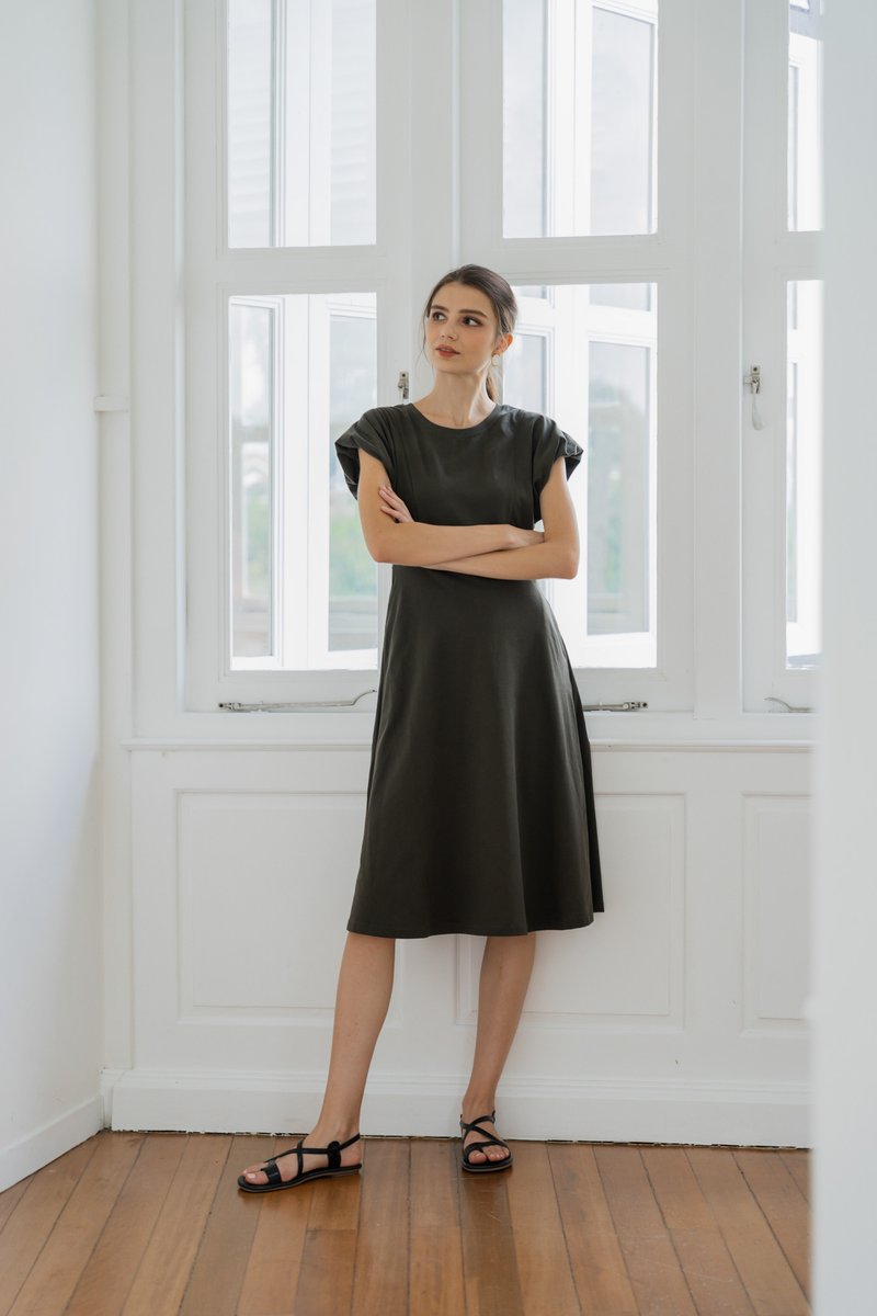 Libbie Cotton Midi Dress In Olive (XS)