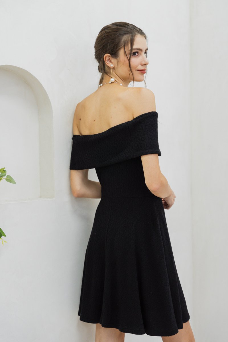 Violeta Off Shoulder Knitted Dress In Black (XS)
