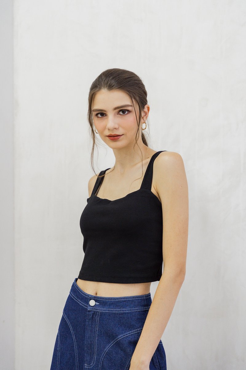 Angelica Padded Ribbed Crop Top In Black