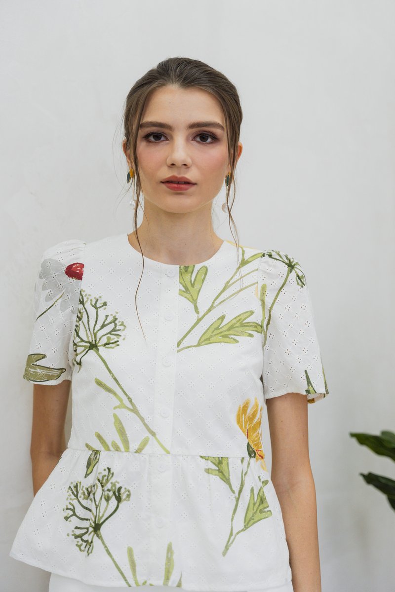 Karla Eyelet Button Top (XS)