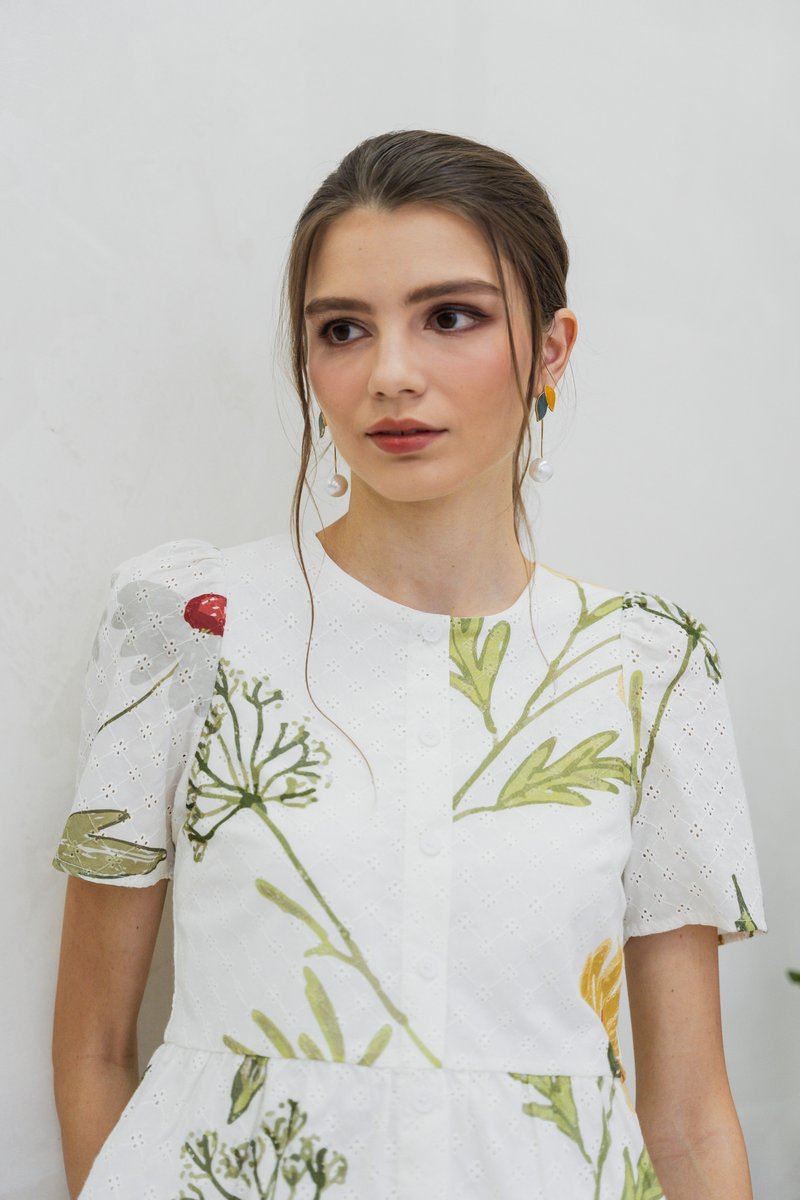 Karla Eyelet Button Top (XS)