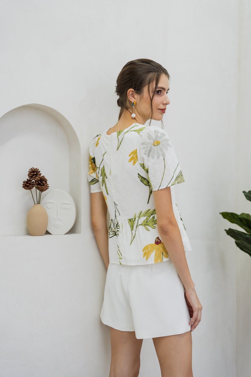 Karla Eyelet Button Top (XS)