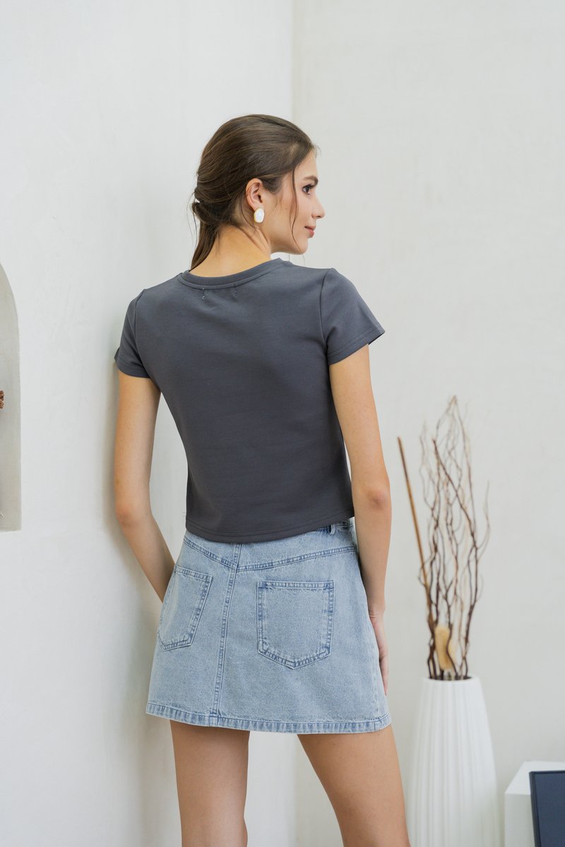 Braelynn Baby Tee In Gunmetal (XS)