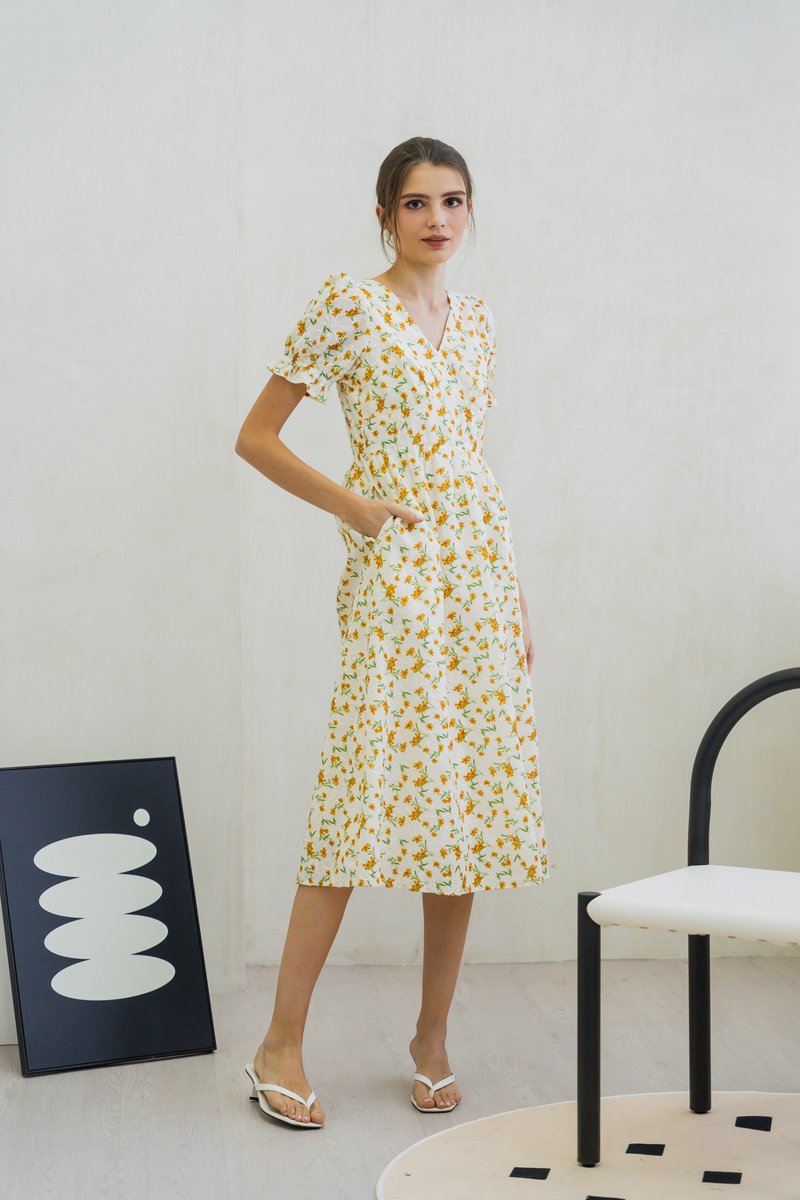 Norine Empire Embroidery Floral Maxi Dress (XS)