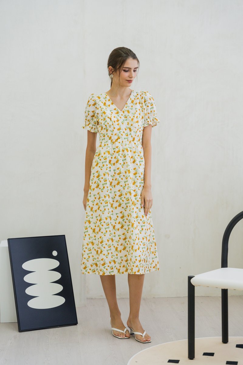 Norine Empire Embroidery Floral Maxi Dress (XS)