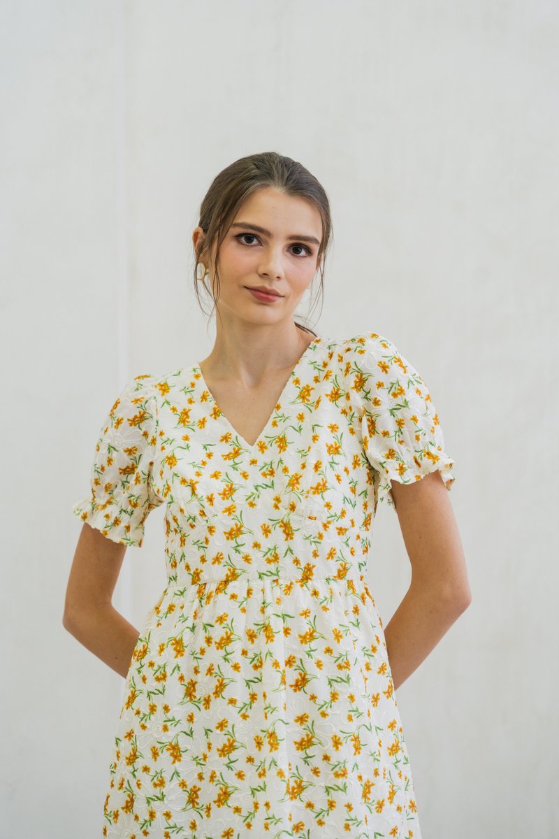 Norine Empire Embroidery Floral Maxi Dress (XS)