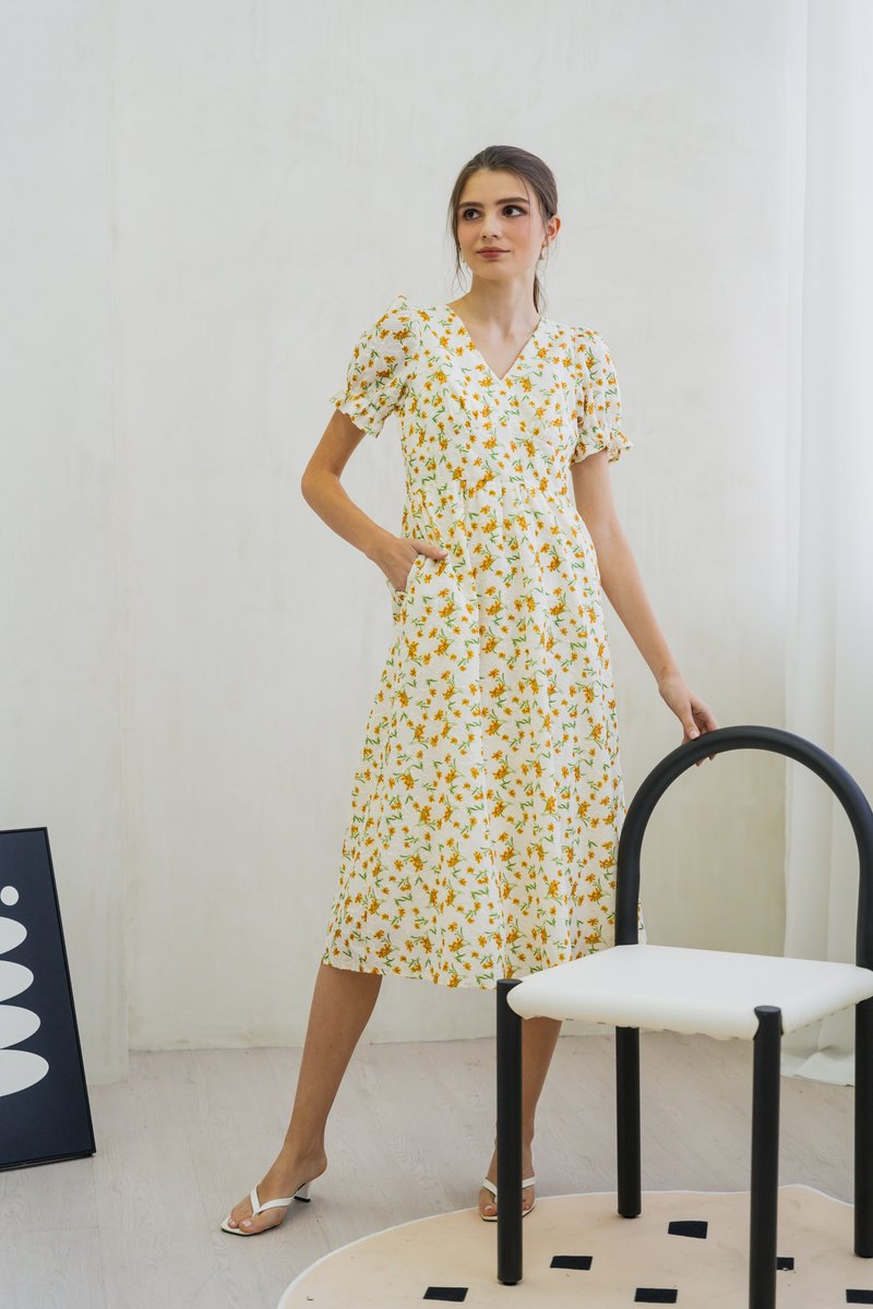 Norine Empire Embroidery Floral Maxi Dress (XS)