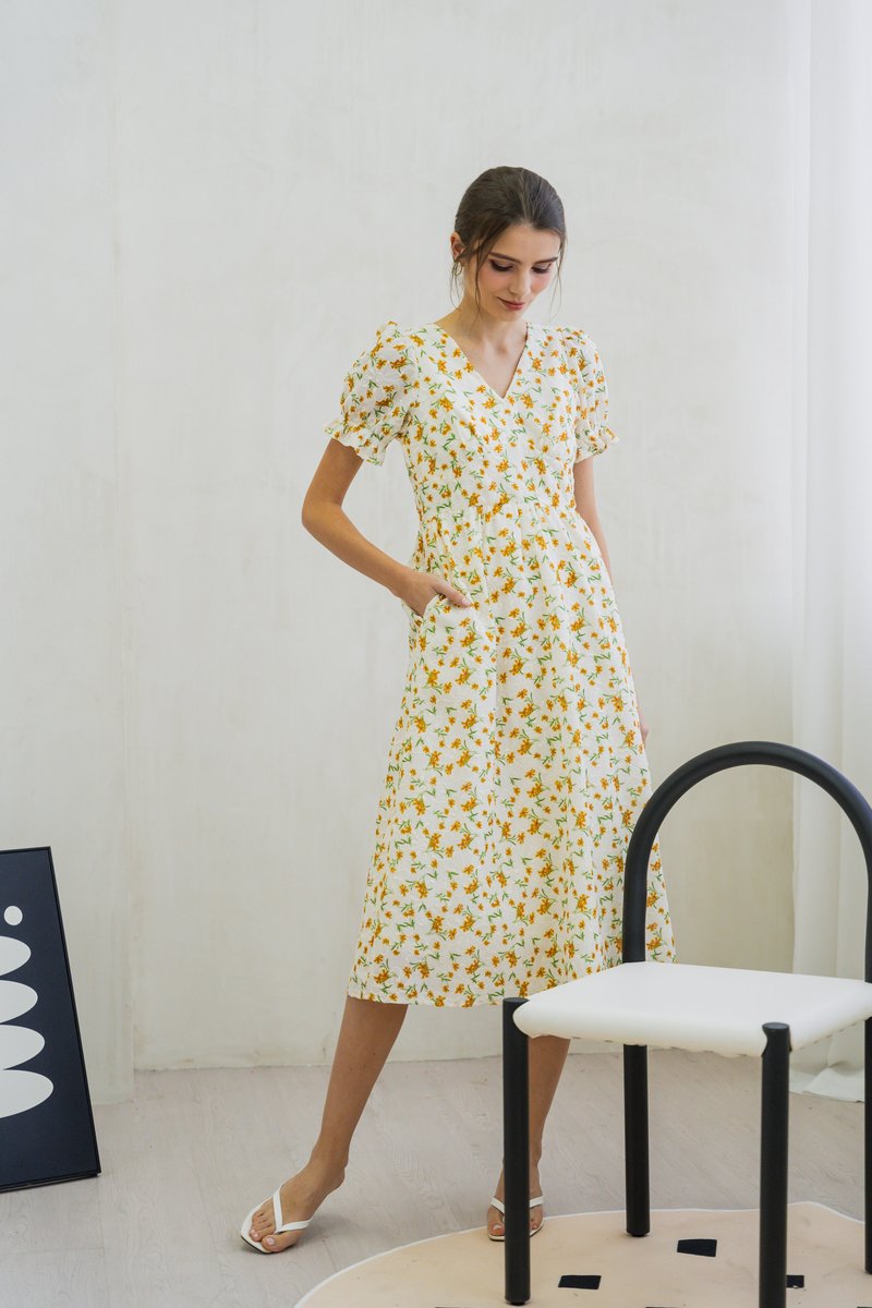 Norine Empire Embroidery Floral Maxi Dress (XS)