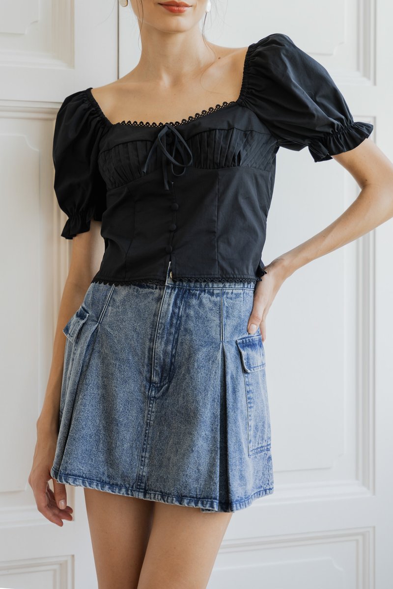 Zinnia Ribbon Button Top In Black (XS)