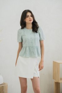 Jenesis Side Slit Skort In White (XS)