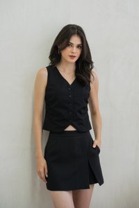 Gabriela Side Ruched Vest Button Top In Black (L)