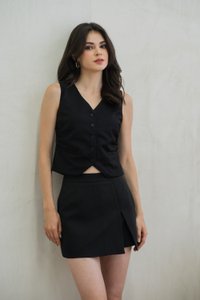 Gabriela Side Ruched Vest Button Top In Black (L)