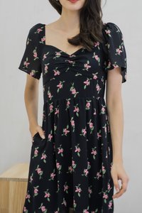 Reyna Printed Floral Dress In Black (XS)