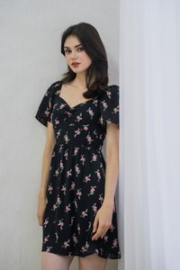 Reyna Printed Floral Dress In Black (XS)