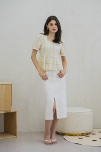 Alexa Eyelet Button Top In Cream (XS)