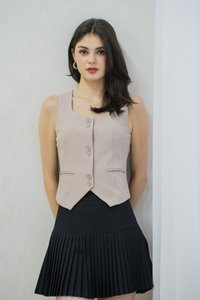 Tiana Vest Duo Button Top In Grey (XL)