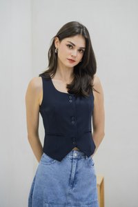 Tiana Vest Duo Button Top In Navy (XL)