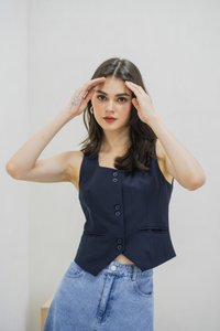 Tiana Vest Duo Button Top In Navy (XL)