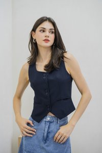 Tiana Vest Duo Button Top In Navy (XL)