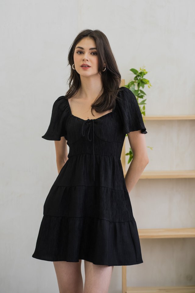 Gracie Textured Tiered Dress In Black (XS)