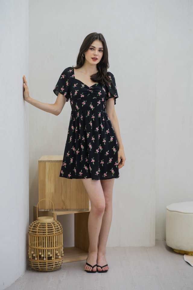 Reyna Printed Floral Dress In Black