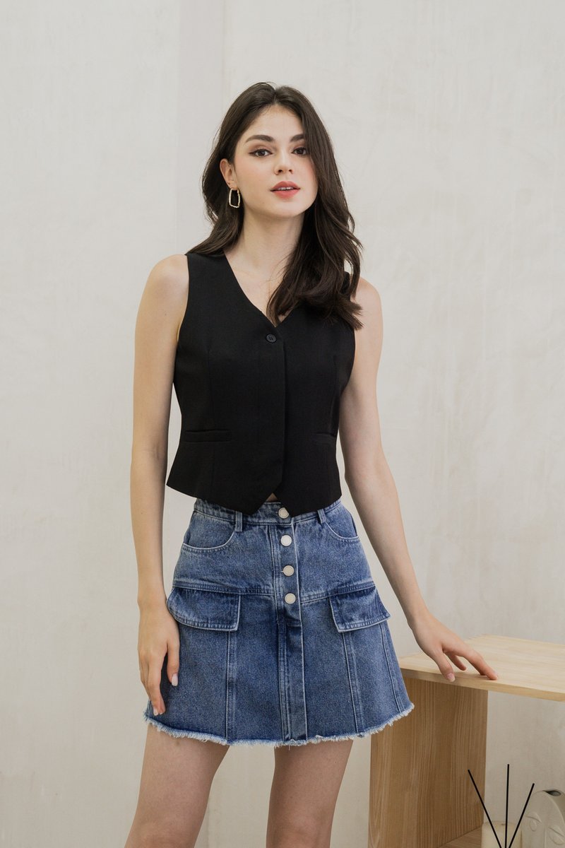 Maris Button Vest Top In Black