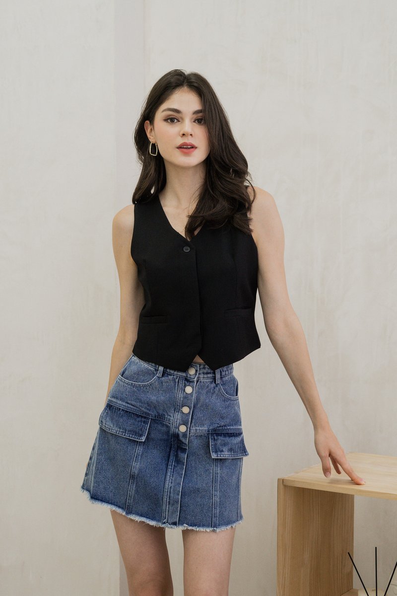 Maris Button Vest Top In Black
