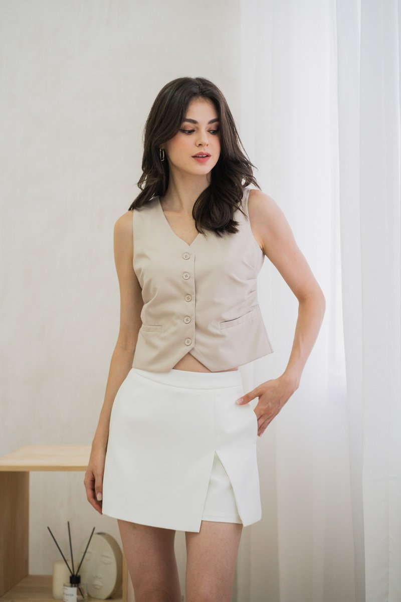Jenesis Side Slit Skort In White (XS)
