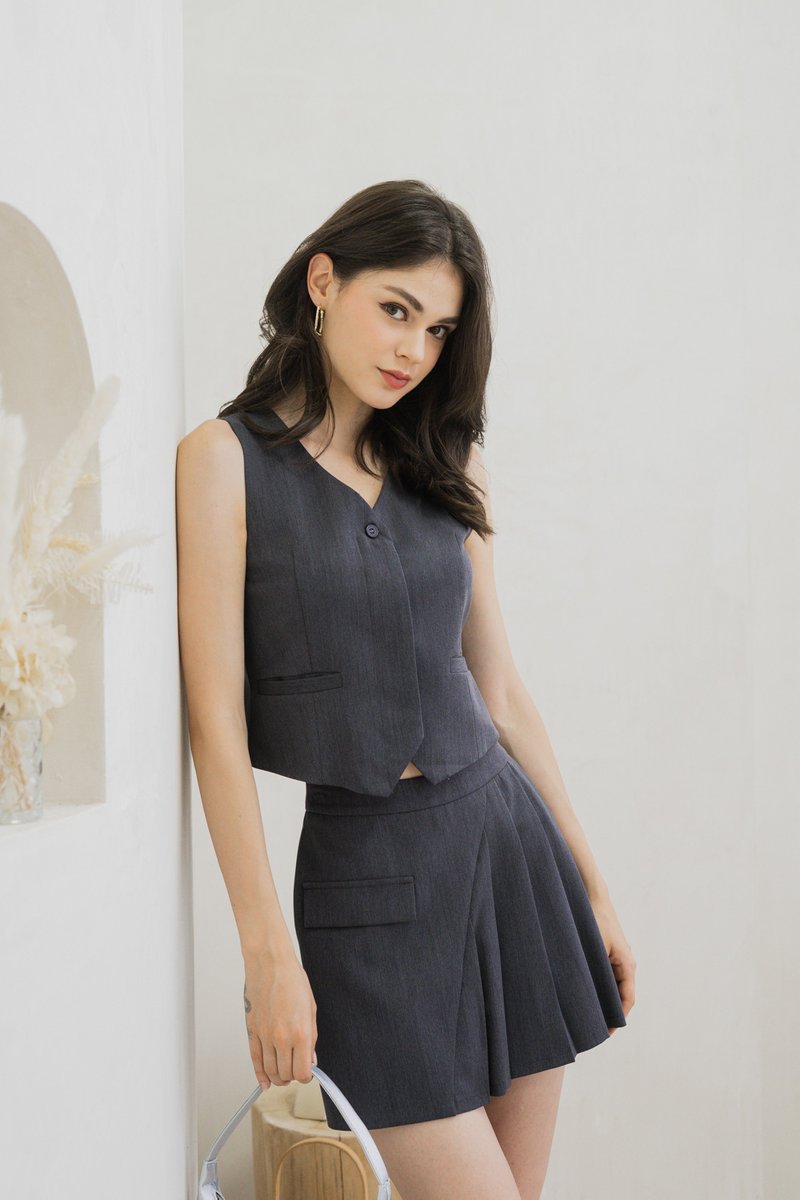 Maris Button Vest Top In Grey