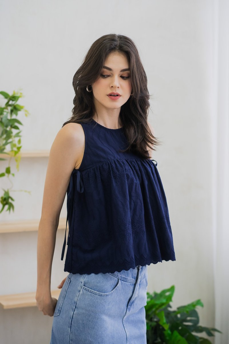 Lilith Side Ribbon Eyelet Top In Navy(S)