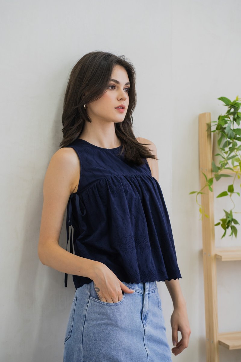 Lilith Side Ribbon Eyelet Top In Navy(S)