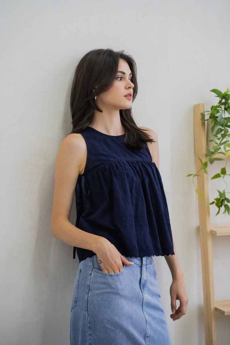 Lilith Side Ribbon Eyelet Top In Navy(S)